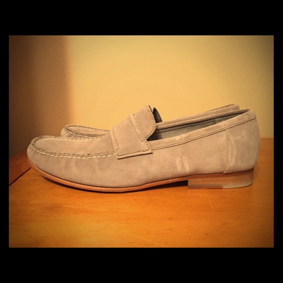 Calvin Klein - Picture 1 of 2